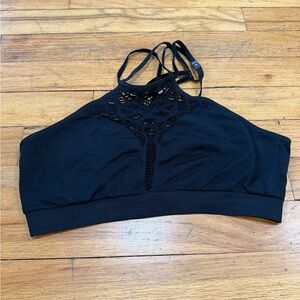 4 for $25⭐️ VS Cutout Bralette